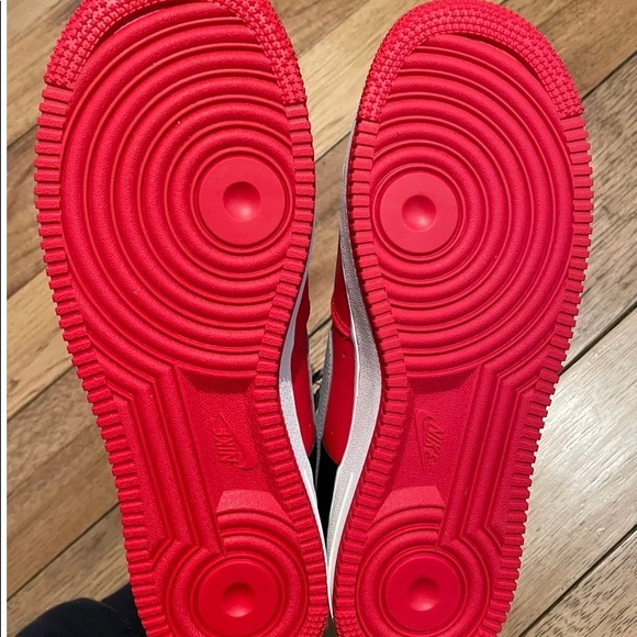 Nike Air Force 1 High ‘07 LV8 EMB Chicago
Size: US 8.5 
Color: Black/grey/red - Picture 7 of 9